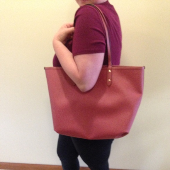 Coach NWT reversible tote w wristlet - Picture 4 of 4